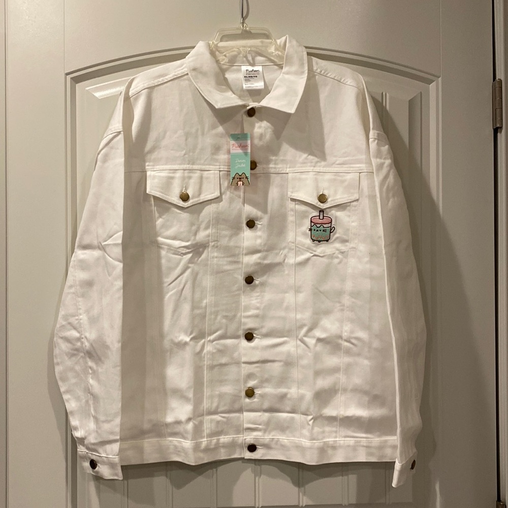 NWT⭐️ PUSHEEN BOX EXCLUSIVE! White denim jacket with Bobasheen on pocket.